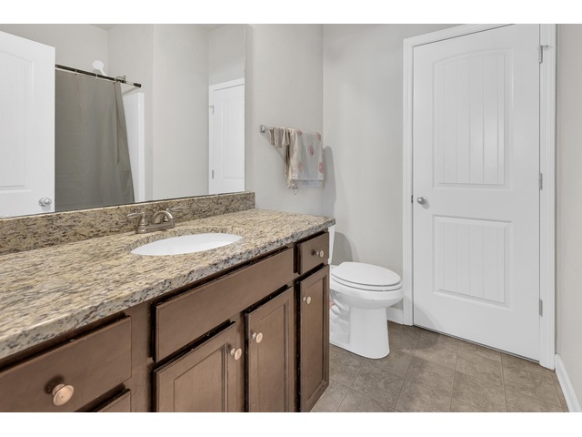 Photo of 10 N Plainview Drive Photo of 10 N Plainview Drive