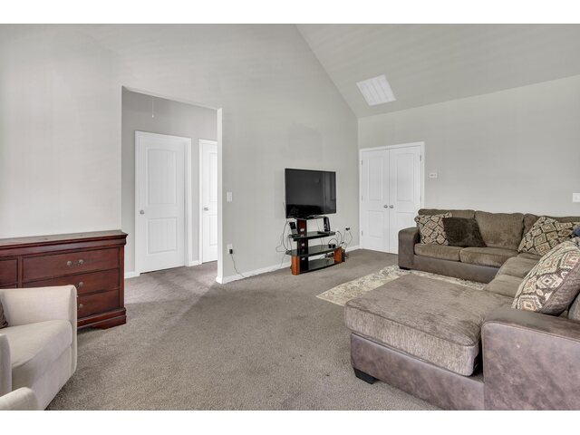 Photo of 10 N Plainview Drive Photo of 10 N Plainview Drive