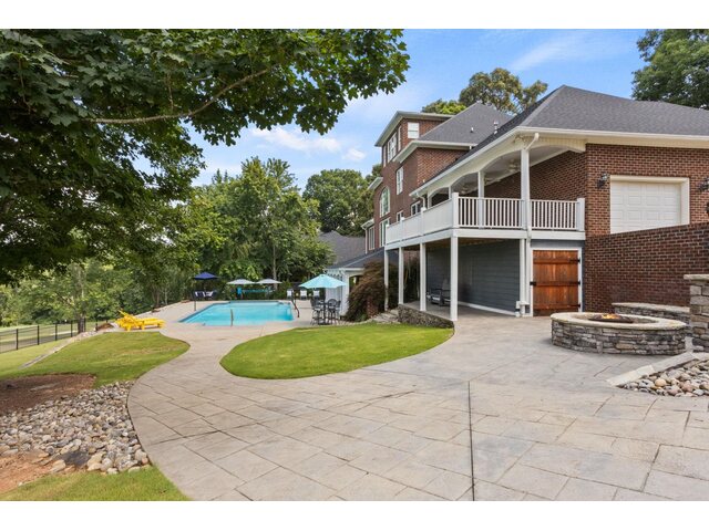 Photo of 865 E Heathland Drive