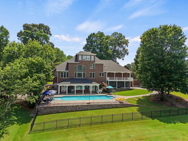 Photo of 865 E Heathland Drive