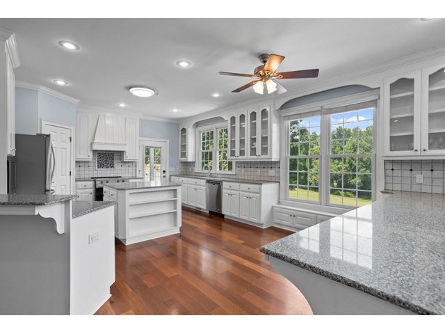 Photo of 865 E Heathland Drive