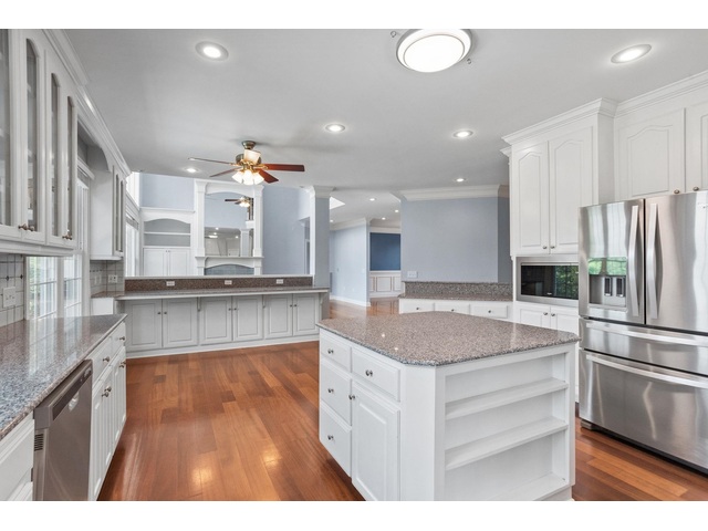Photo of 865 E Heathland Drive