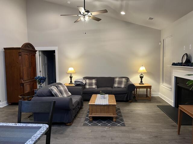 Photo of 431 Vestry Place