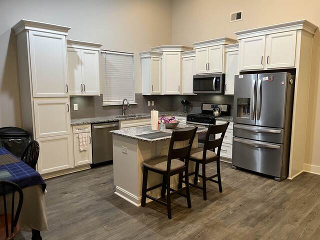 Photo of 431 Vestry Place