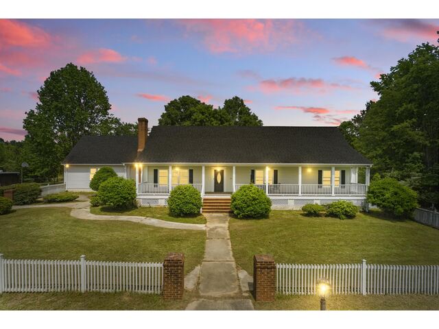 Photo of 414 Giggle Drive