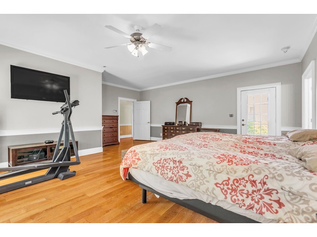 Photo of 414 Giggle Drive