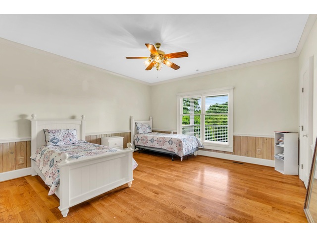 Photo of 414 Giggle Drive