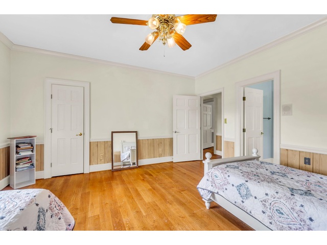 Photo of 414 Giggle Drive