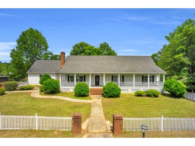 Photo of 414 Giggle Drive