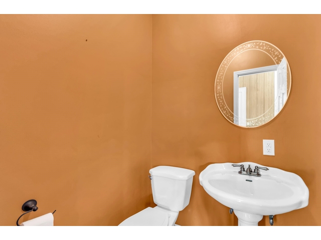 Photo of 414 Giggle Drive