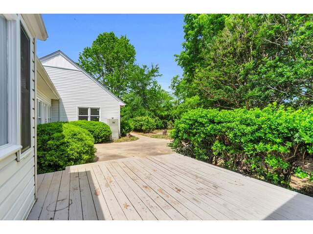 Photo of 414 Giggle Drive