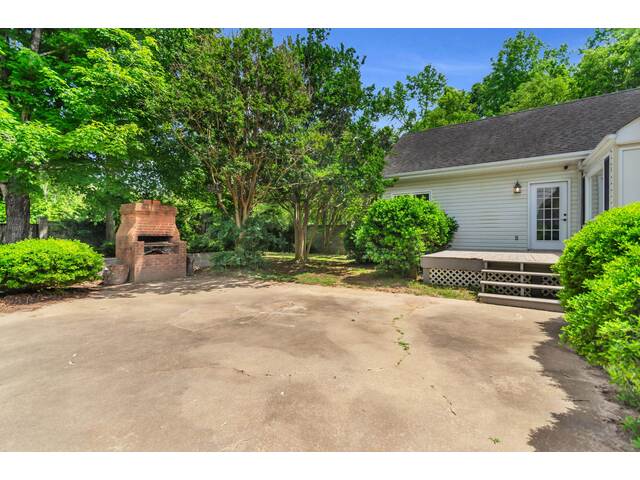 Photo of 414 Giggle Drive