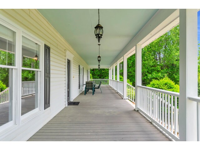 Photo of 414 Giggle Drive