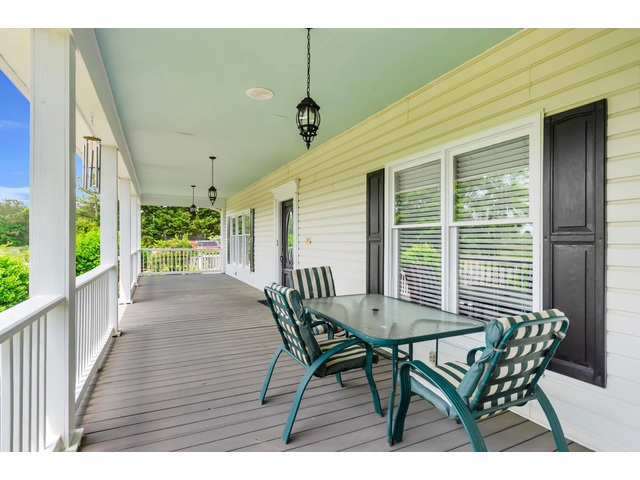 Photo of 414 Giggle Drive