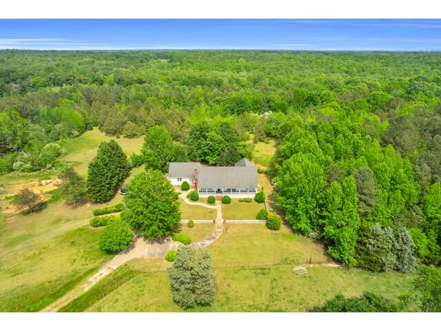 Photo of 414 Giggle Drive