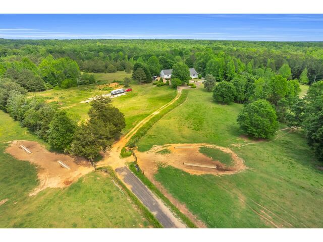 Photo of 414 Giggle Drive