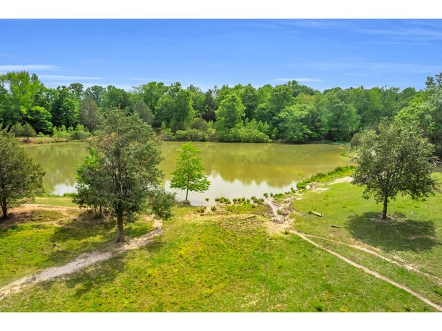 Photo of 414 Giggle Drive