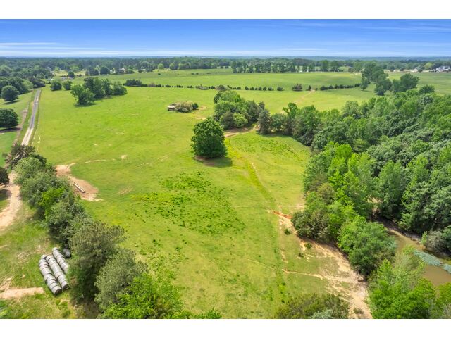 Photo of 414 Giggle Drive