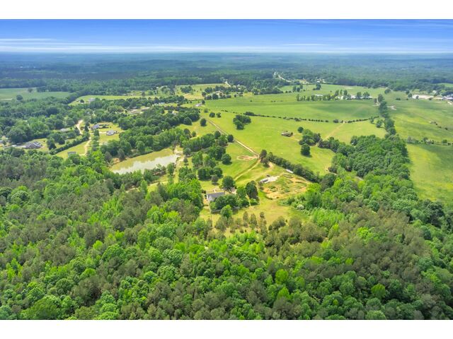 Photo of 414 Giggle Drive