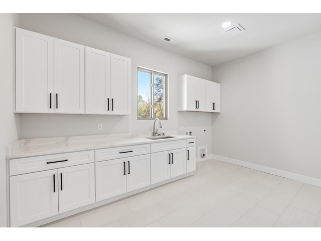 Photo of 1730 Riveroak Road