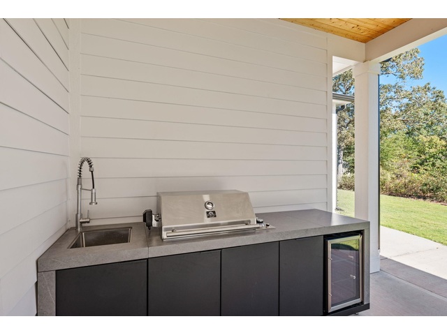 Photo of 1730 Riveroak Road