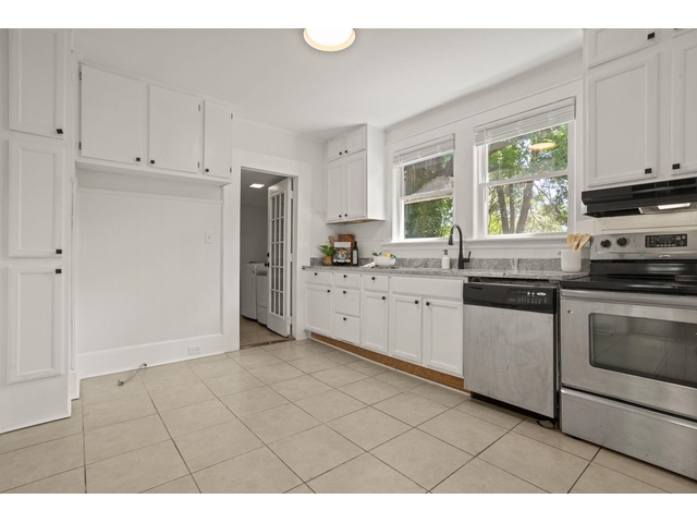 Photo of 106 DONNYBROOK Avenue