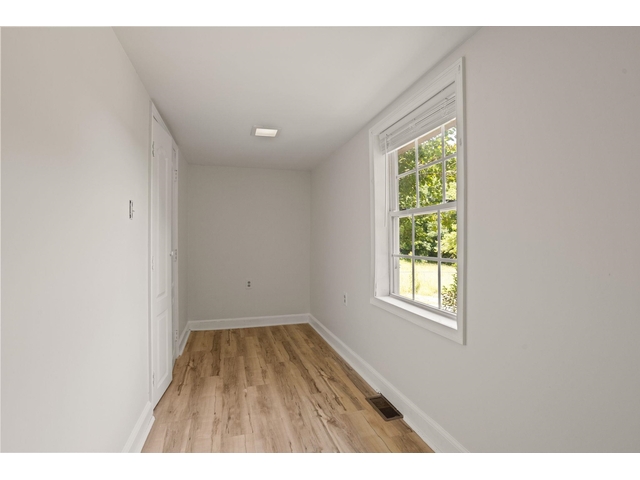 Photo of 106 DONNYBROOK Avenue