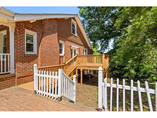 Photo of 106 DONNYBROOK Avenue