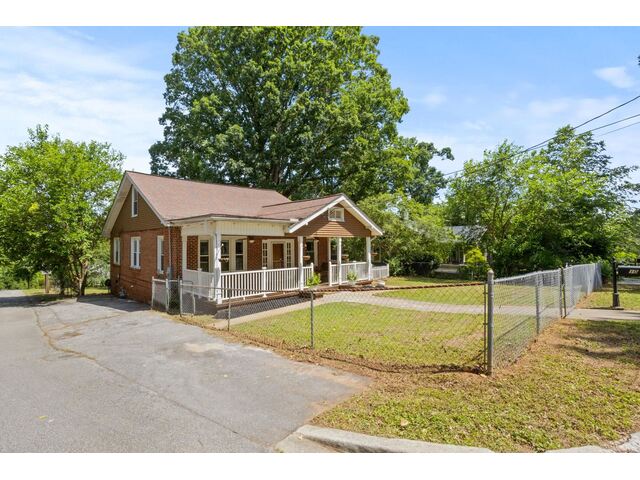 Photo of 106 DONNYBROOK Avenue