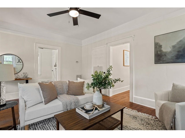 Photo of 106 DONNYBROOK Avenue