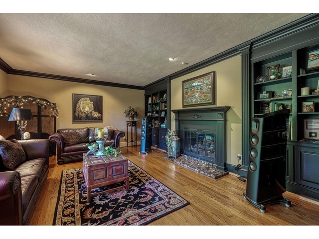 Photo of 121 Montgomery Drive