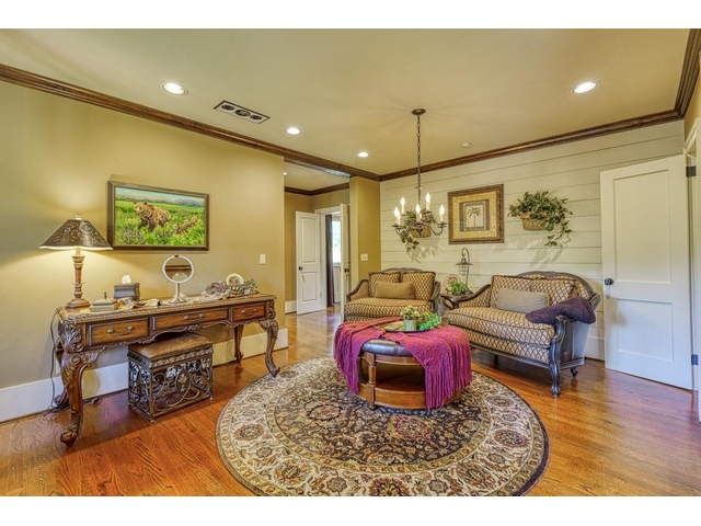 Photo of 121 Montgomery Drive
