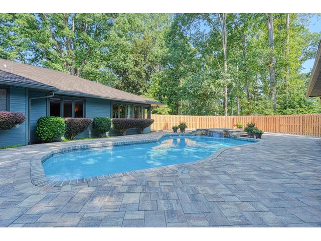 Photo of 121 Montgomery Drive