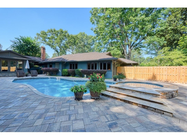 Photo of 121 Montgomery Drive