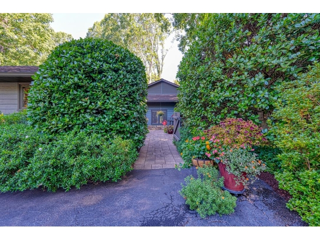 Photo of 121 Montgomery Drive