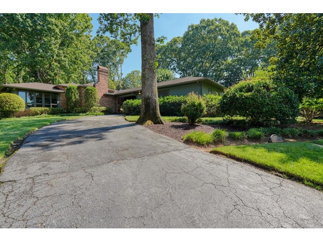 Photo of 121 Montgomery Drive