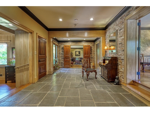 Photo of 121 Montgomery Drive