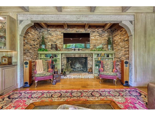 Photo of 121 Montgomery Drive