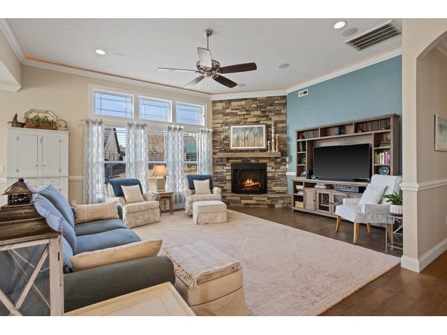 Photo of 323 Holly Oaks Lane