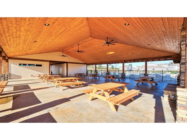 Photo of 1911 Crumhorn Avenue