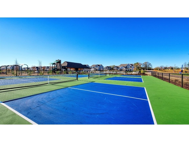 Photo of 1911 Crumhorn Avenue