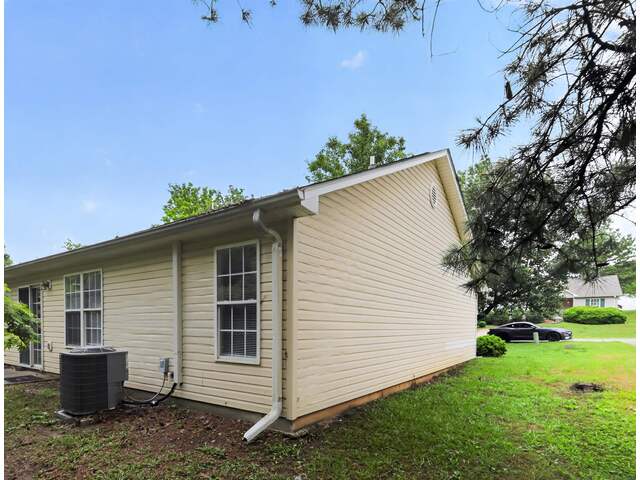 Photo of 1872 Tamara Way