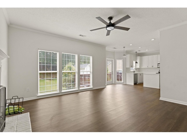 Photo of 1 Glencove Court