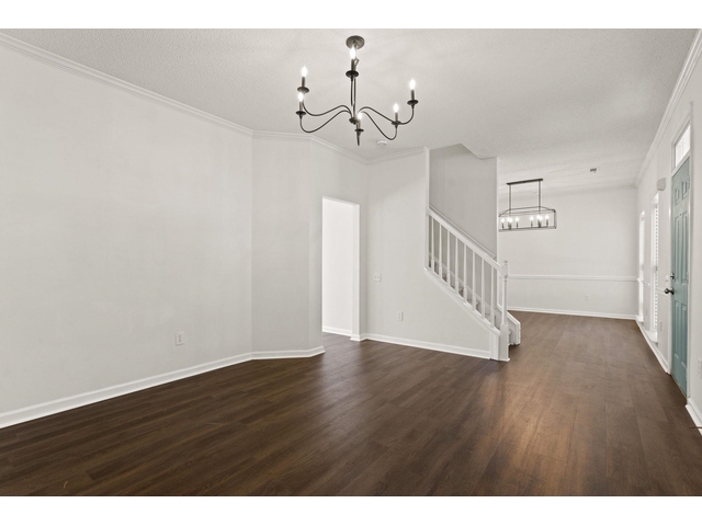 Photo of 1 Glencove Court