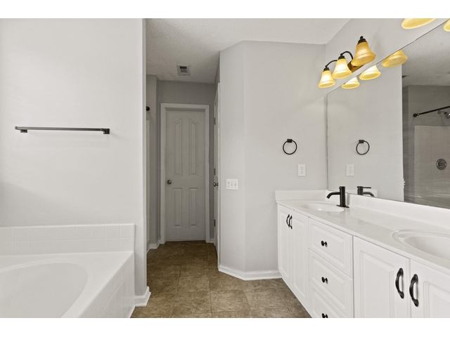 Photo of 1 Glencove Court