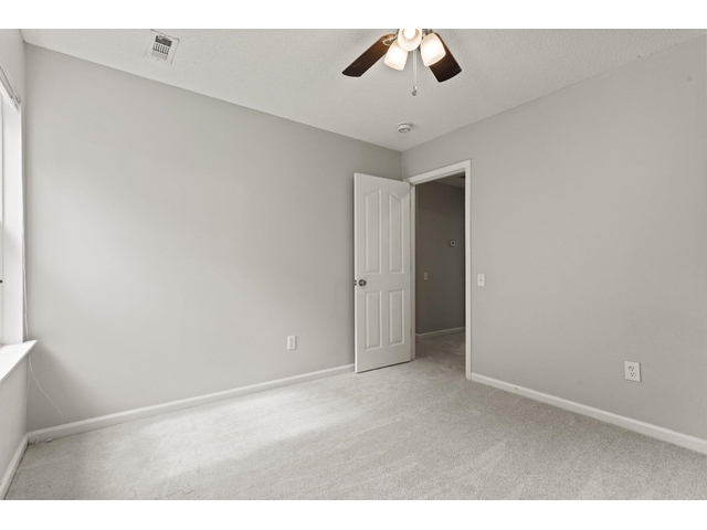Photo of 1 Glencove Court