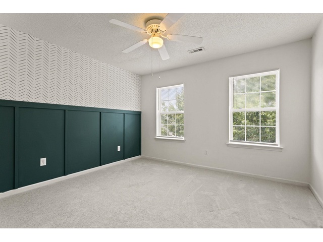 Photo of 1 Glencove Court