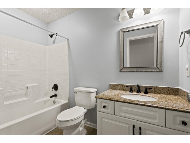 Photo of 1 Glencove Court