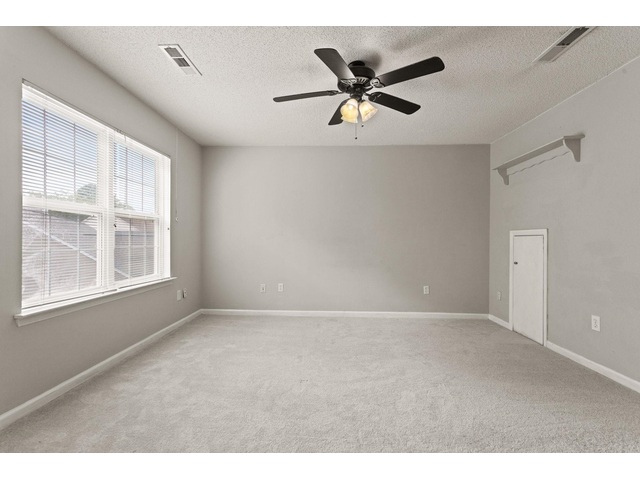 Photo of 1 Glencove Court