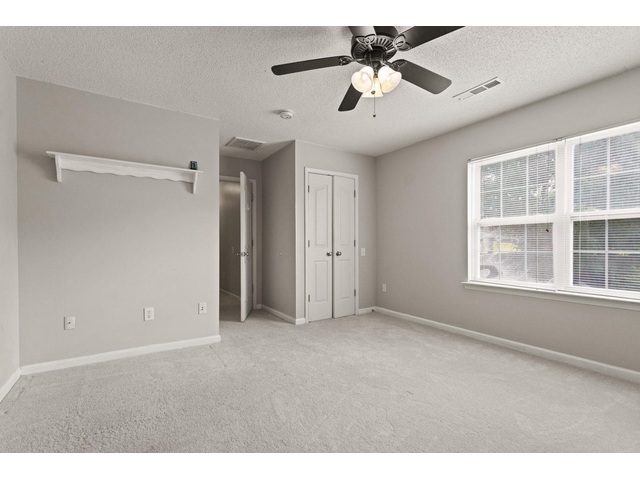 Photo of 1 Glencove Court